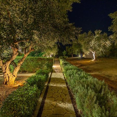 Abelia Luxurious Villas Finikounta Exterior photo