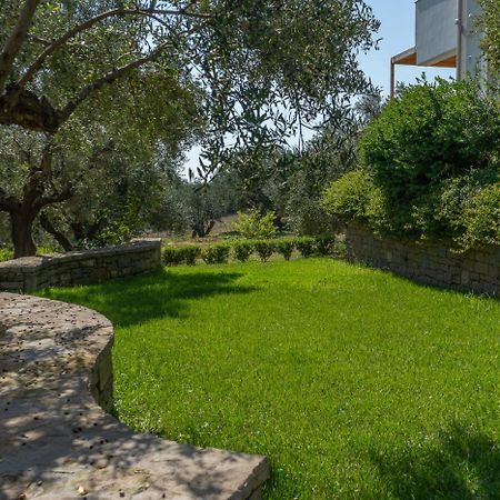 Abelia Luxurious Villas Finikounta Exterior photo