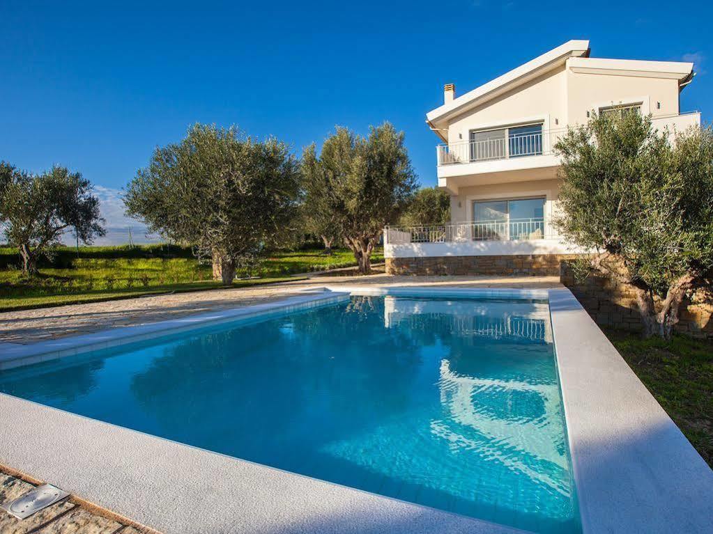 Abelia Luxurious Villas Finikounta Exterior photo