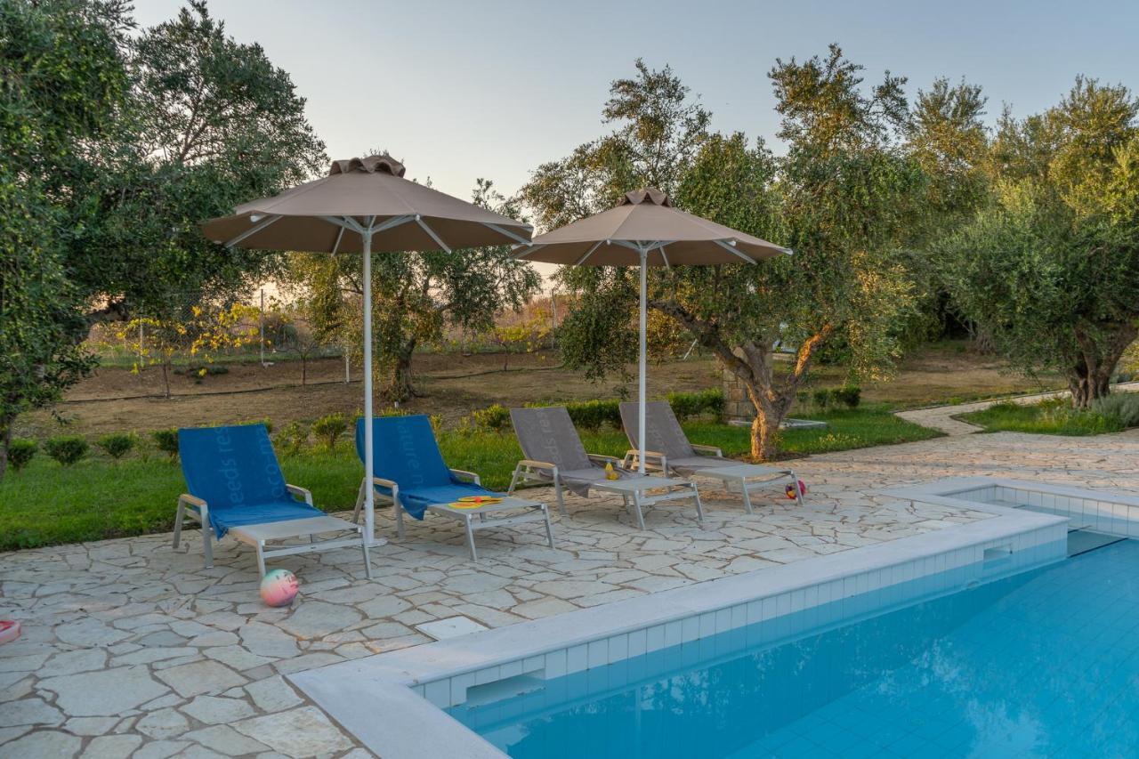 Abelia Luxurious Villas Finikounta Exterior photo